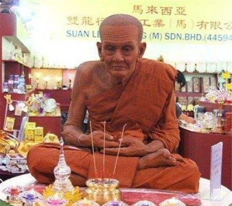 ​泰国肉身活佛历史悠久，更有大师还能长出毛发和指甲