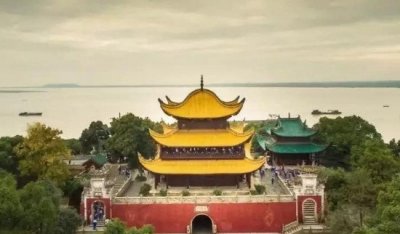 ​四学名楼是哪四个，岳阳楼/滕王阁/黄鹤楼_还有一个争议很大