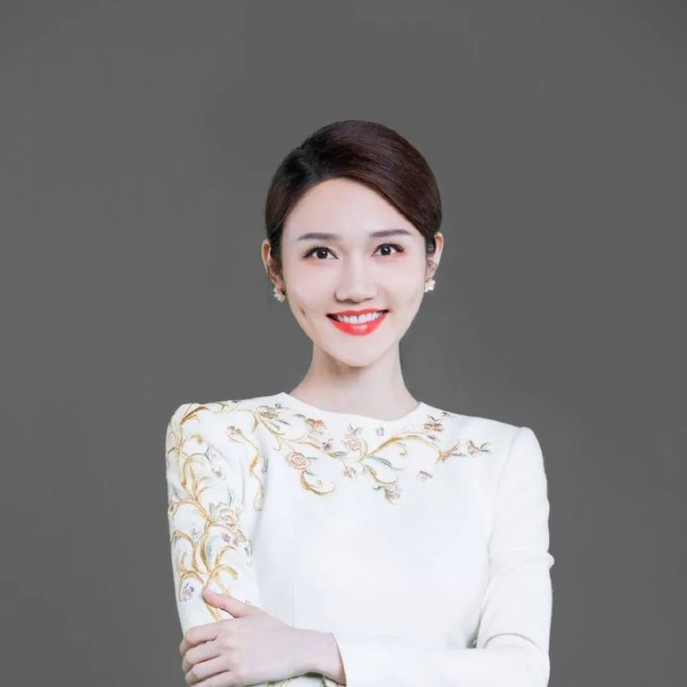 主持人龙洋的老公是谁(节目主持人龙洋的老公叫什么名字)