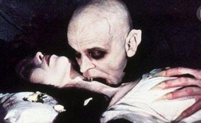 ​人类吸血鬼之谜，遗传缺点引导卟啉症嗜血_严中情绪反常