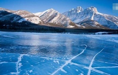 ​科学揭秘冰湖一夜神奇消逝之谜，湖底因冰裂发生伟大裂痕