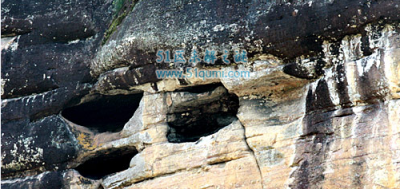 ​武夷山悬棺葬未解之谜 千年棺椁怎么样停搁在绝壁?