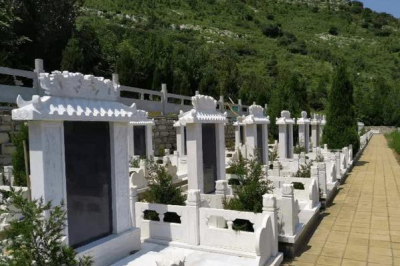 ​墓地产权多少年到期了怎么办（公墓期限20年不续费会怎样）