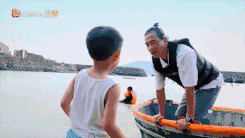 陈小春山鸡系列电影(山鸡变凤凰这部情怀满满的港剧让我看到不一样的陈小春)(1)