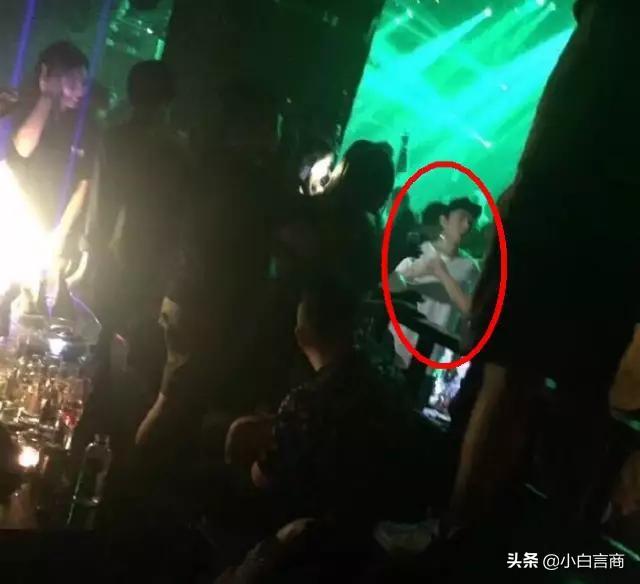 房祖名小的时候跟成龙拍过电影吗(曾丑闻缠身的房祖名摇身一变成大导演)(34)