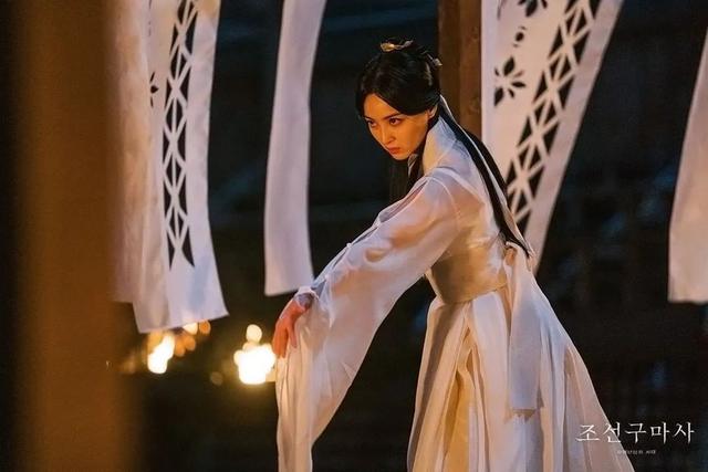 韩国最近新出的丧尸电视剧(韩国又出丧尸剧)(29)