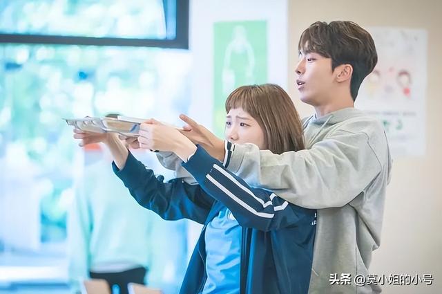 好看的11部韩国喜剧电影(近10年评分最高的10部韩国喜剧)(4)