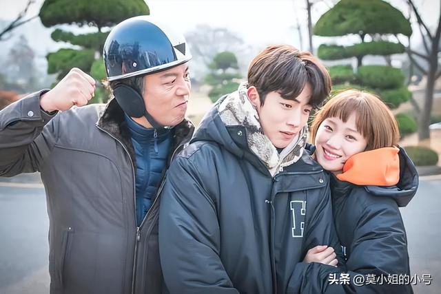 好看的11部韩国喜剧电影(近10年评分最高的10部韩国喜剧)(3)