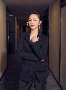 ​罗海琼演过双胞胎电视剧（相逢时节主演罗海琼）