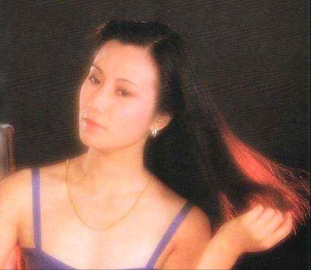 罗家英汪明荃年轻时(香港电视界的一姐汪明荃)(6)