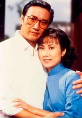 罗家英汪明荃年轻时(香港电视界的一姐汪明荃)(10)
