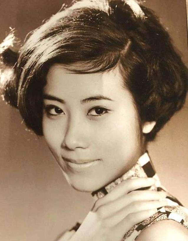 罗家英汪明荃年轻时(香港电视界的一姐汪明荃)(5)