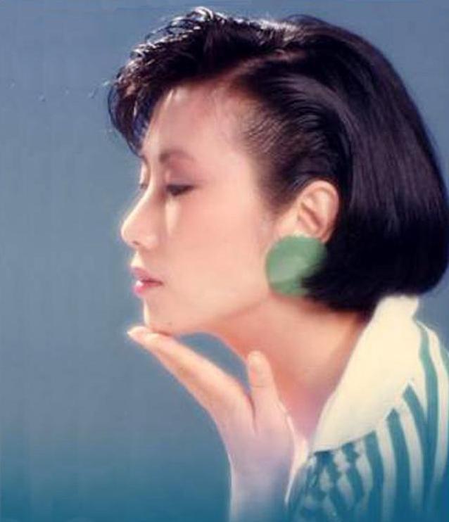 罗家英汪明荃年轻时(香港电视界的一姐汪明荃)(1)