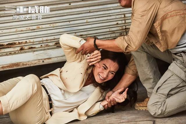 战狼2这才是猛女该看的电影（战狼2女主动作新片终于来了）(36)