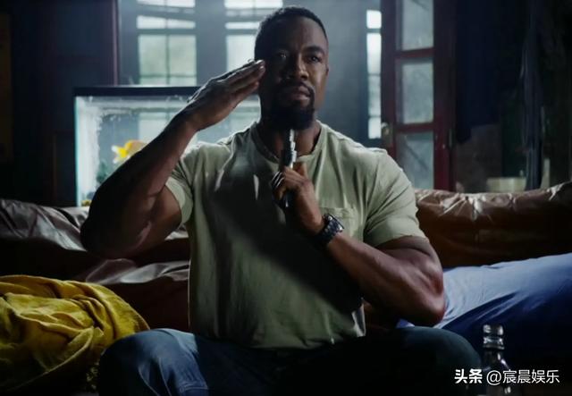 五部黑帮火拼枪战动作电影推荐（霸气男人保护家人的三部硬汉暴爽电影）(2)