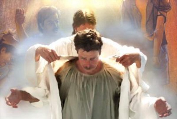 一个遨游员拍到耶稣的实在睹证,信耶稣走火入魔展现