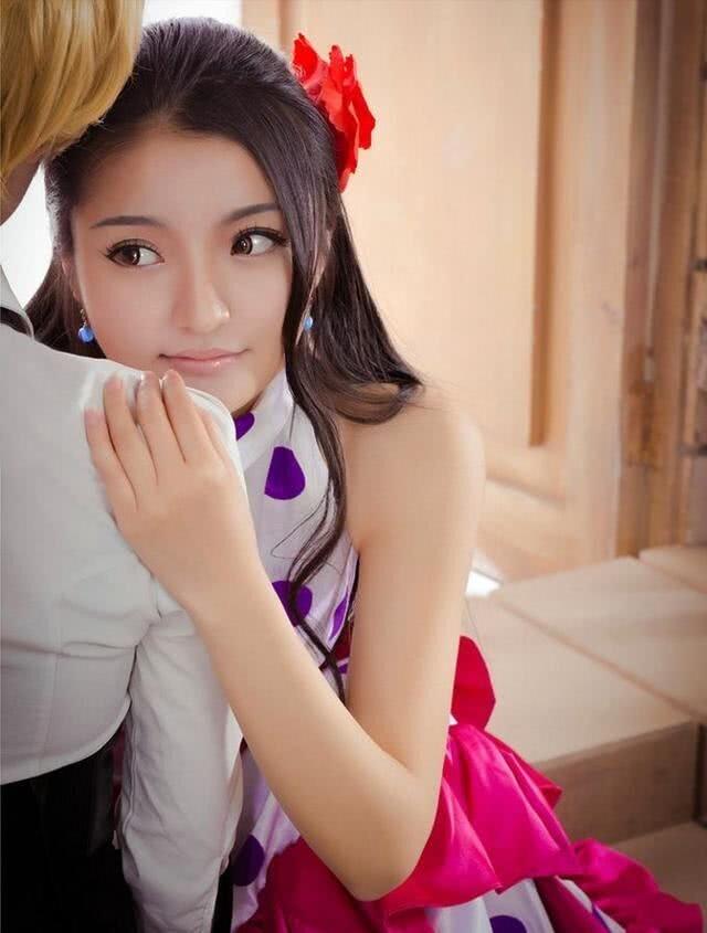 cos海贼王高清壁纸女帝（一张难求的良心COS）(8)