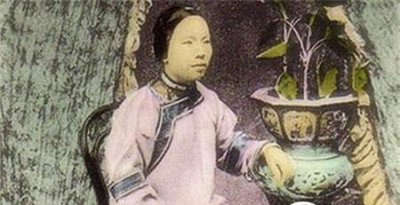 ​廖瞅音被奉为救世主的女领袖最后却被施以裸刑