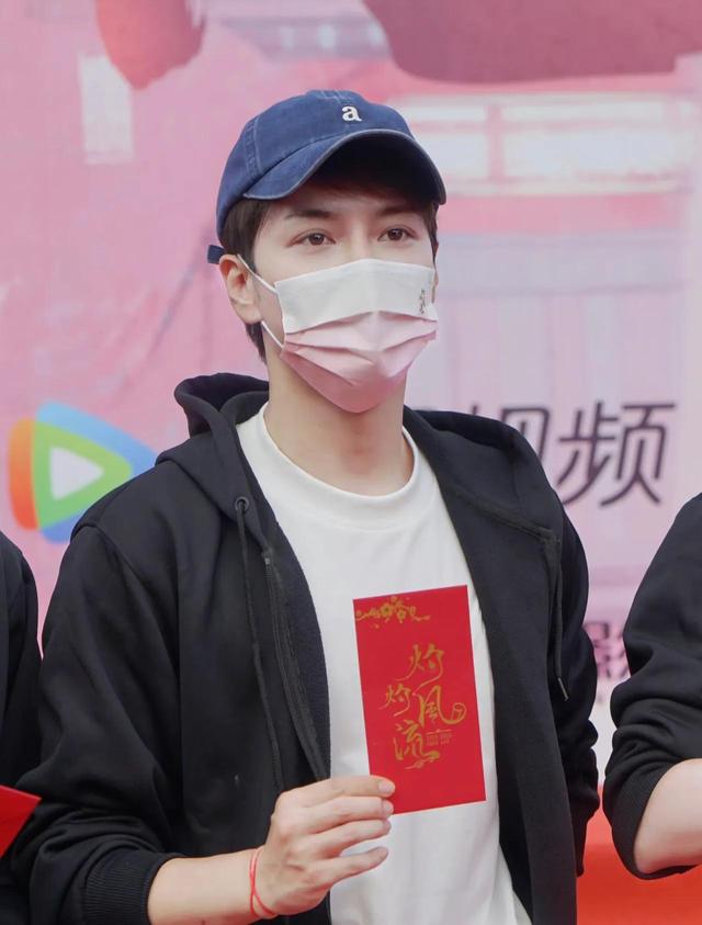 冯绍峰主演的爱情电影有哪些(冯绍峰灼灼风流出演美强惨)(20)