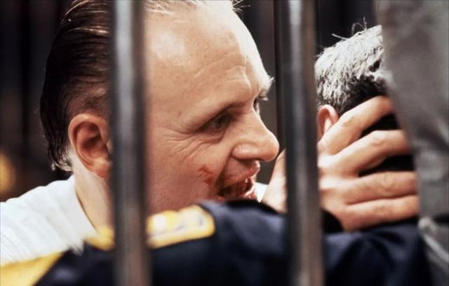 沉默的羔羊电影深度解析（沉默的羔羊第一惊悚片）(16)