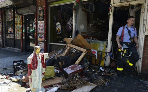 耶稣显灵：店铺爆发火灾物品全体废弃 耶稣神像却毫发无损