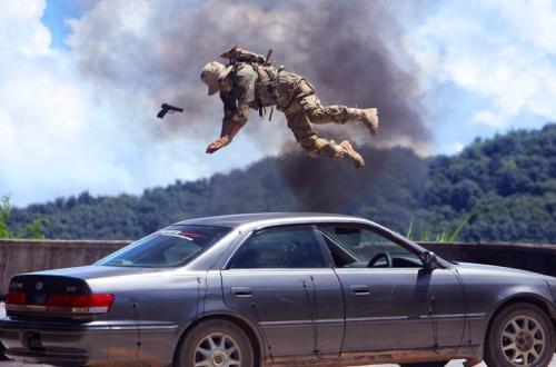 不能错过的十部反恐电影(肾上腺素飙升的五部国产最新反恐电影)(12)