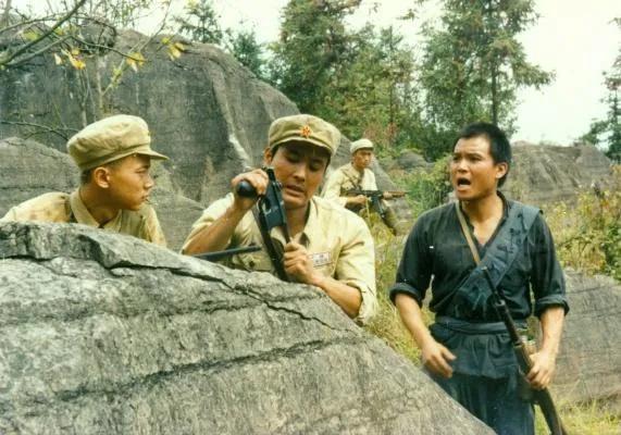 讲述80 90年代的电视剧（十部80年代电视剧）(6)