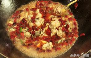 干锅牛蛙的14种做法大全(教你做鲜嫩多汁的干锅牛蛙)(11)