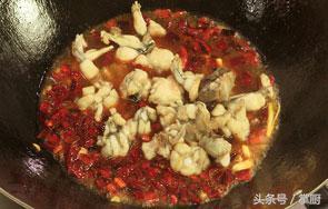 干锅牛蛙的14种做法大全(教你做鲜嫩多汁的干锅牛蛙)(10)