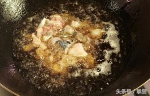 干锅牛蛙的14种做法大全(教你做鲜嫩多汁的干锅牛蛙)(4)