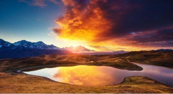 历史学家刘白羽(经典刘白羽日出)(4)