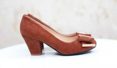 ​如何给磨砂皮鞋去油渍