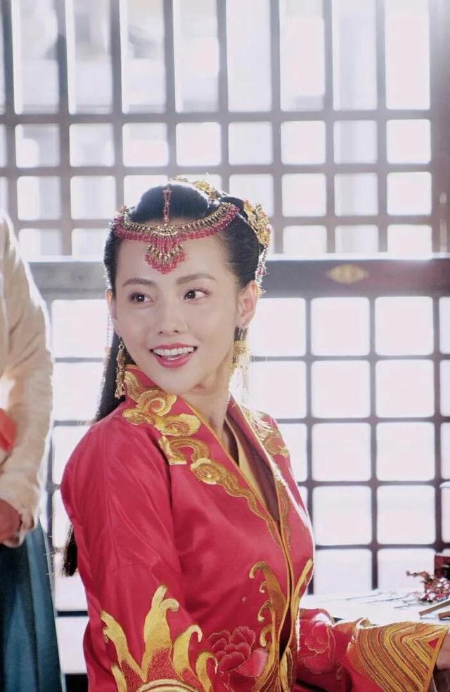 古装头戴抹额女星（影视剧中戴额饰的美人）(153)