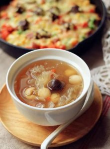 ​莲子熬粥需要提前泡泡,莲子在煮之前需要泡多久