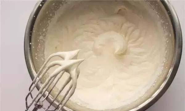 安佳奶油怎么打发,安佳淡奶油怎样打发定型好图5
