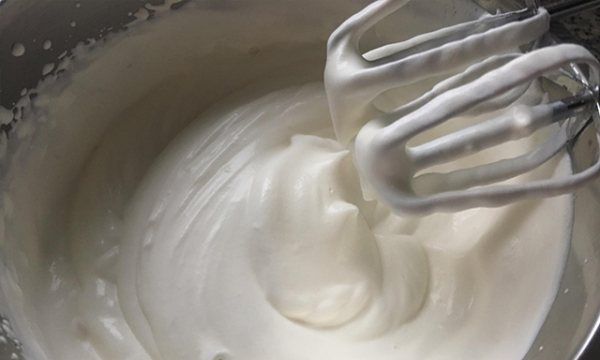 安佳奶油怎么打发,安佳淡奶油怎样打发定型好图7