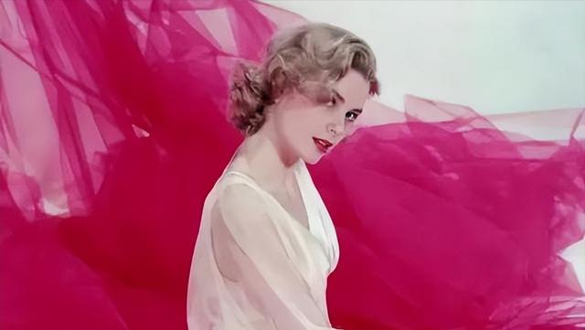 历史上最美十大女明星(世界公认的10大高颜值女明星)(9)