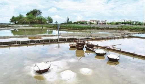 中国最大的盐场,我国著名盐场均在黄河以北其中长芦盐场是最大盐场图4