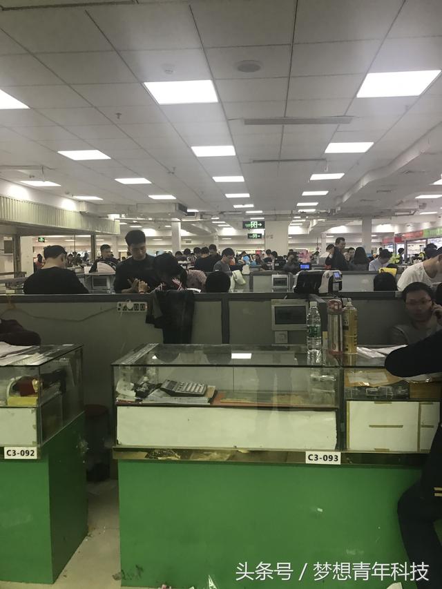华强北水货手机报价官网(华强北水货手机集散地曾经门庭若市)(2)