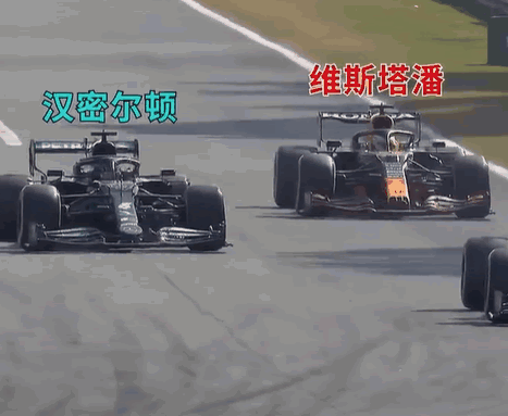 蛙泳周冠宇遭遇翻车事故(翻车后意识清醒被抬走)(4)