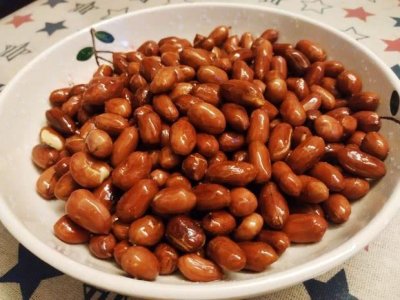 ​花生米怎么炒出来又脆又酥（学会一个小技巧）