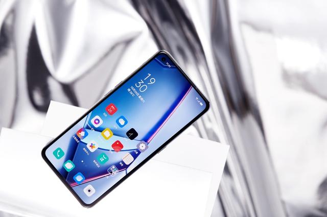 现在出来的5g手机是真5g吗（先看完5G新机对比再说）(28)