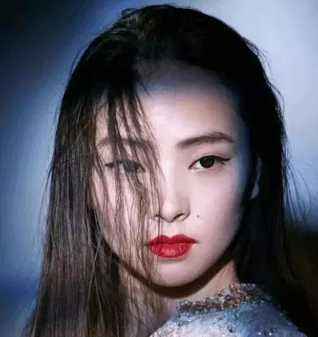 曾美慧孜穿衣搭配（曾经不被人注意的小配角曾美慧孜）(3)