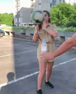 踢瓶盖挑战是谁发起的（怎么突然全网都开始踢瓶盖了）(40)