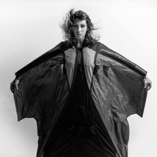 天门山翼装飞行出意外的人（天门山意外身亡的翼装女孩儿让我们深思）(12)