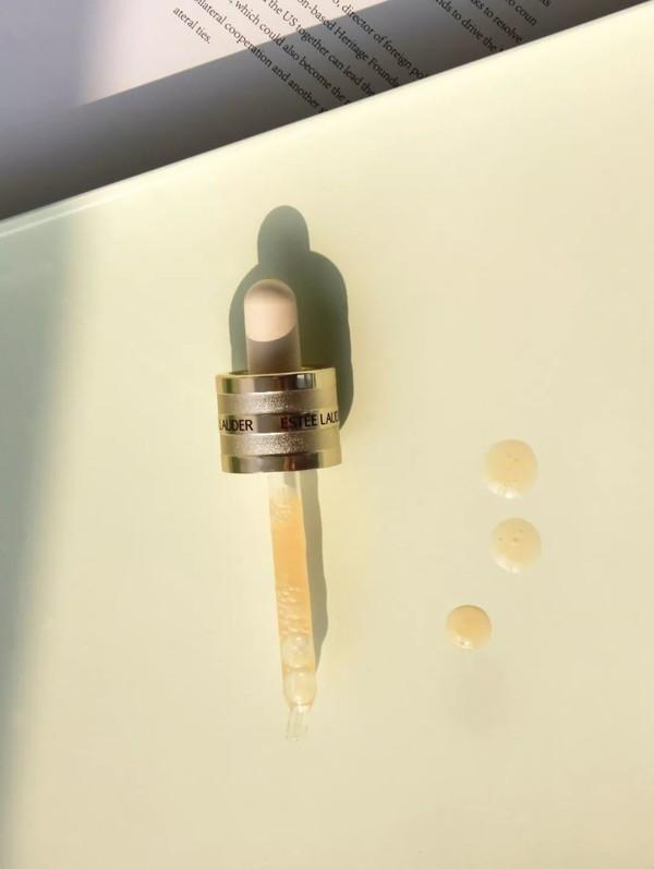 雅诗兰黛 小棕瓶（每15秒卖出1瓶的雅诗兰黛小棕瓶深度测评）(4)