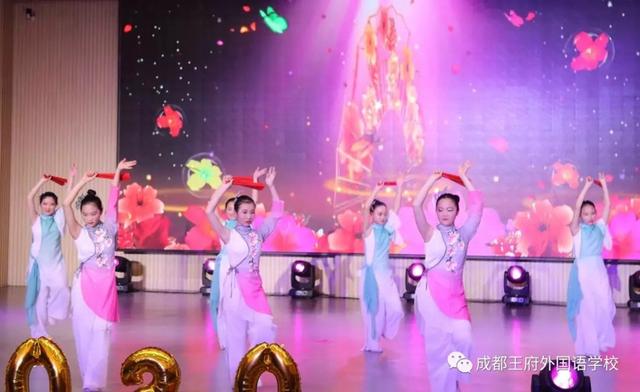 孔雀东南飞话剧剧本中英文(英文话剧演绎孔雀东南飞)(27)