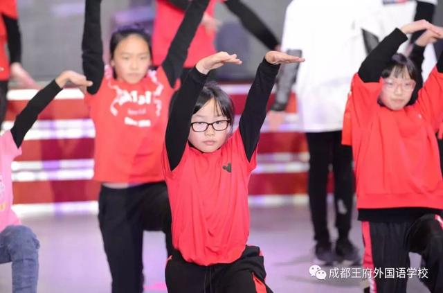 孔雀东南飞话剧剧本中英文(英文话剧演绎孔雀东南飞)(6)