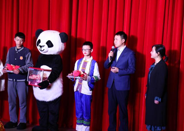 孔雀东南飞话剧剧本中英文(英文话剧演绎孔雀东南飞)(33)