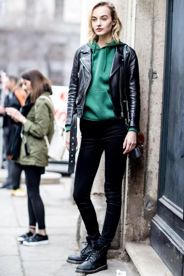 卫衣如何穿搭才好看（几十种冬季卫衣内搭穿法）(88)